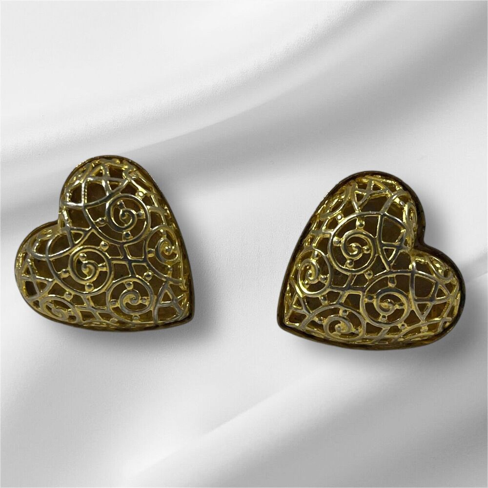 Vintage Gold Tone Heart Shaped Filigree Clip On Earrings